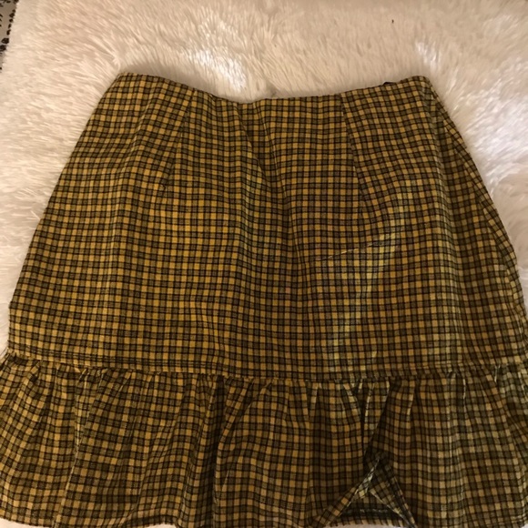 beginning boutique yellow SKIRT - Picture 4 of 4